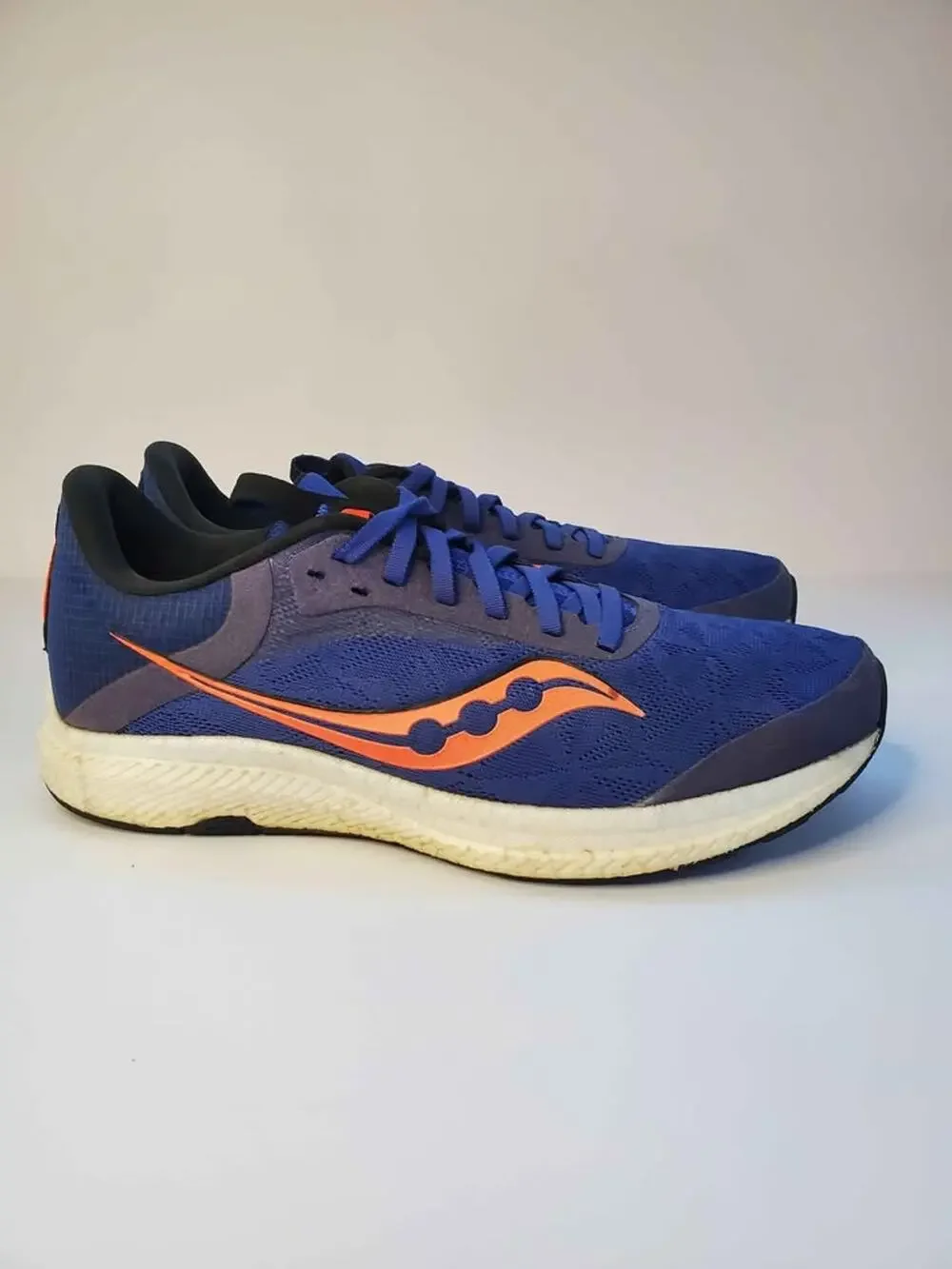 Saucony Running Shoes – Men’s 8.5
